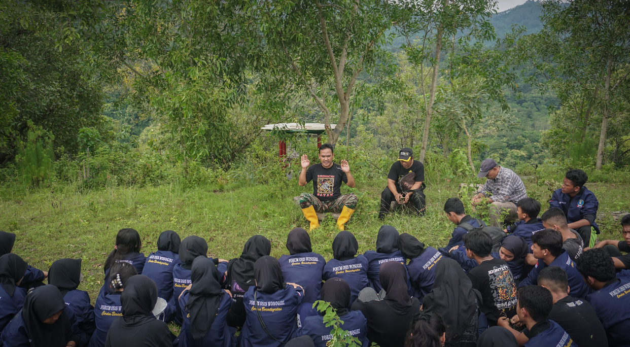 Gandeng Warga Pare, Wonogiri Youth Forum Gelar Aksi Penghijauan di Lereng Plirikan