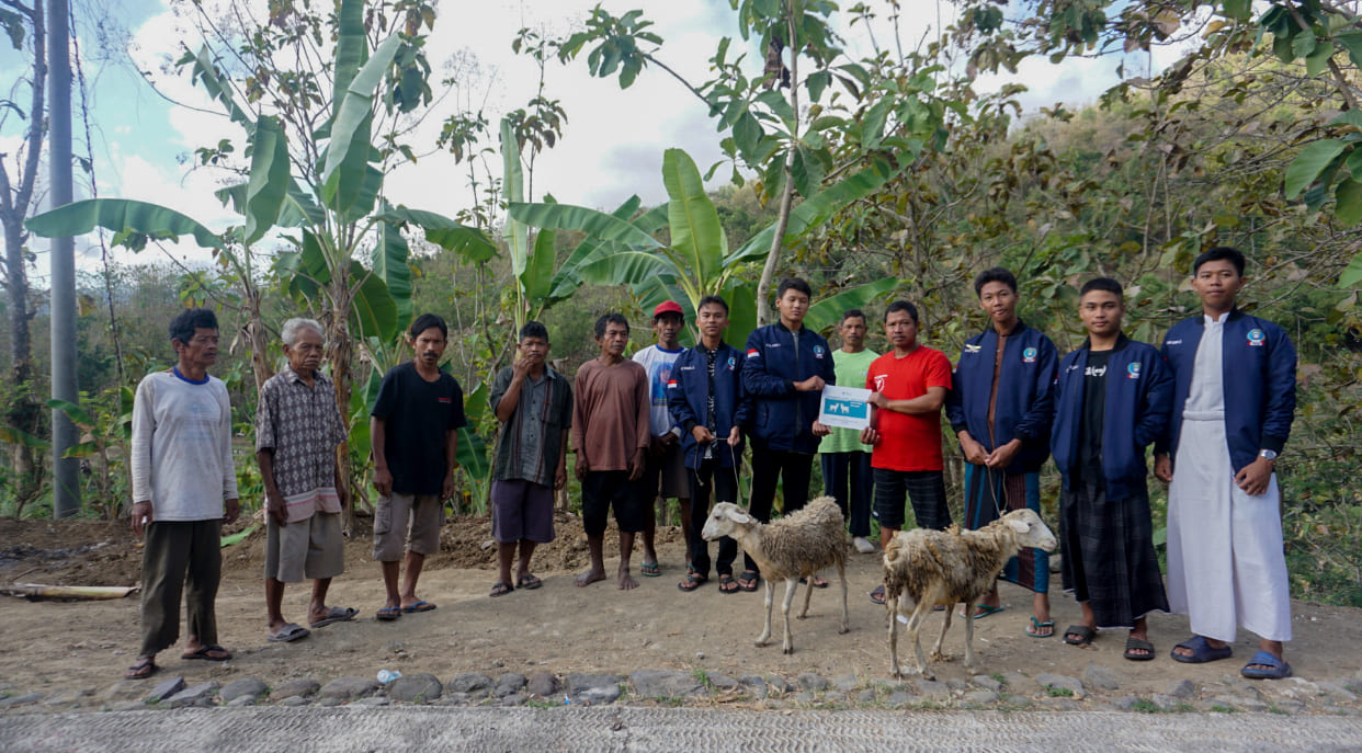 Youth Forum Tebar Hewan Qurban di Kikis Gedawung Kismantoro, Wujud Kepedulian Sosial di Hari Wonogiri Raya